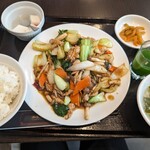 Chinese Dining 私家菜館・福 - 鶏せせりの麻辣香鍋ランチ