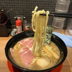 Mitsubachi - 麺