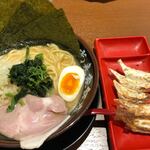 Yokohama Ie Kei Ramen Kouraiya - 濃厚とんこつ醤油ラーメン＆餃子
