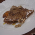 ラ・ボッテガ・ゴローザ - 栗粉のクレープ、リコッタチーズとマロンクリームを詰めて