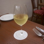 ラ・ボッテガ・ゴローザ - グラス白ワイン（900円）