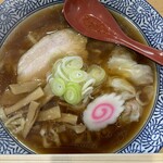 手打ちラーメン 清仁軒 - チャーシューもメンマも美味い。
