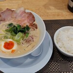 Menya Ichi - 鶏豚ラーメン醤油ライス小1,000円