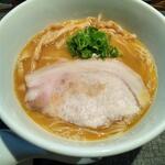 麺屋 BONEZ - 醤油ラーメン。1,000円