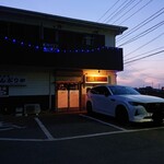 明石家 - お店の前に2台停められます。
