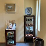 日本料理 桜藍 - 入口右のコーナー(紙風船配色のお椀､可愛い!)