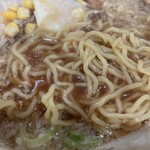 チャーシュー専門店 チャーシュー力 - 麺は少しちじれの入った通常の太さ