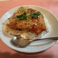 シェフス - 海南丼