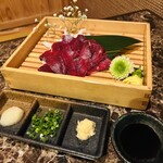 Kumamoto Akaushi Ittougai Seijitsu Isshin Kumamoto Koshitsu Yakiniku Kakka - 馬刺し赤身