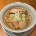 人類みな麺類 - らーめん macro 焼豚 薄+煮卵 1000円