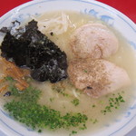 南京ラーメン 黒門 - はΣ(ﾟДﾟ;　焼きのり千切って入れてしまった。これじゃ生のりのビジュアルとかわらんや～ん！