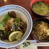 Toto Resutoran - 海鮮漬け丼＝1000円
                (うどん 味噌汁お代わり可能)