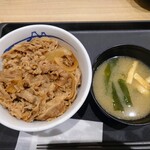 松屋 - 令和6年4月 24時間営業
            牛めし並(みそ汁付) 税込400円