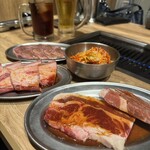 個室 神戸焼肉×食べ放題専門店 肉丸 - 