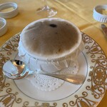 クイーン・アリス - 柔らかく煮込んだ牛肉の壺蒸し焼き