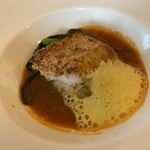 クイーン・アリス - 鱈のパン粉焼きブイヤベースソース ほうれん草のリゾット添え
