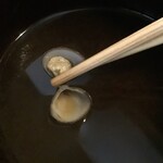 勝烈庵 馬車道総本店 - 味噌汁のシジミ