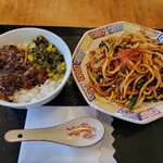 カロリー軒 - 台湾やきそばとミニルーロー飯のセット　1000円