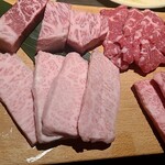 Hida Gyuu Yakiniku Kankoku Ryouri Maruaki - A5飛騨牛大皿