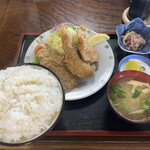 Kosumosu - ミックスフライ定食