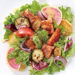 be-kari-resutoransammaruku - グリルした野菜と厚切りベーコンのサラダ　ガーデンスタイル
