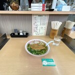 名代中華そば 山金 - たい焼きラーメン餡じゃない¥950内　つるつる麺にあっさりさっぱりスープ。最後のひと口まで飲み干せる。肝心のたい焼きはスープで溶けることもなく食感も固い。