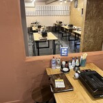 姫路横丁酒場寺尾商店 - テーブル席