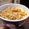 たつ屋 - ◉牛どん　430円