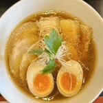 らぁ麺鳥やま - チャーシュウ麺（味玉TP）