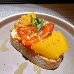 和フレンチバル村塾 屋根裏 別邸 - パプリカのブルスケッタ