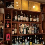 和フレンチバル村塾 屋根裏 別邸 - 店内バック棚