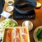 しゃぶ葉 - お肉食いまくるよ！たまごは追加注文で50円です。