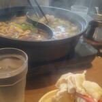 しゃぶ葉 - チゲだしもありますが、個人的には好きですが、当店の個人的感想では薄味の薄辛さで今一と思いました。