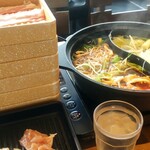 しゃぶ葉 - お肉山盛り！予算で豚ロースや牛やラム肉などの用意もあります。