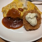 社 - オムライス　600円　　カニクリームコロッケ　200円