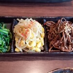 炭焼肉　石田屋。 - ナムルの盛り合わせ。