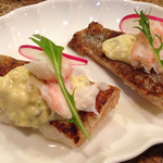 神戸パリ食堂 - 5種類のフレンチとドリンク3杯ついて2000円！鱈のタルタルソースずわい蟹添え