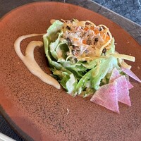 鉄板焼 摩天楼 東京スカイツリー・ソラマチ店 - 前菜のカニのサラダ たっぷりで満足度高め