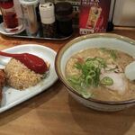 らーめん 熊五郎 アポロ店 - 