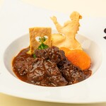 Beef stewed in red wine ~Alice and the Card Soldiers' Dance~