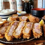 Tonkatsu Ageya Hannimmae - お皿の上はお肉祭り