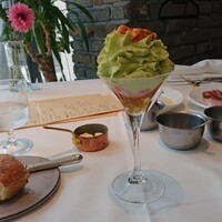 レストラン アルティザン（restaurant Artisan） - これが噂の、ウニとカニ入りコンソメ…なんとか。名前が覚えられませんでした…