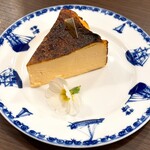 三本珈琲店 - バスクチーズケーキ
