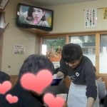 ケンちゃんラーメン - 小上がりの席から見た店内の眺めです♪