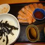 まかない屋 - サーモンといくらの親子丼　限定３食　５００円
