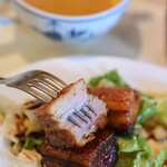 "套餐（きまりめし）"、五花肉（ぶたばら）、斷面（きりくち）