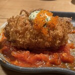 Robata Marujuu - メニュー失念。レギュラーメニューじゃないかも。海鮮の風味豊かなクリームコロッケがトマトソースに横たわっており、とびっこがプチプチと小気味良い歯触りを楽しませてくれます。