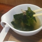 キッチン ブルー グローブ - わかめと茸スープ