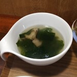 キッチン ブルー グローブ - わかめスープのアップ