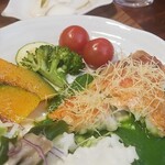 キッチン ブルー グローブ - カダイフも減ってきましたが、ソースはたっぷり！